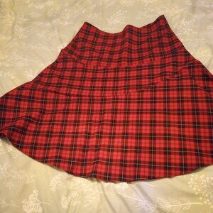 Vintage plaid skirt size L never worn red, blk, wte!